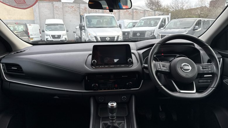 Nissan Qashqai 1.3 DiG-T MH Acenta Premium 5dr Petrol Hatchback